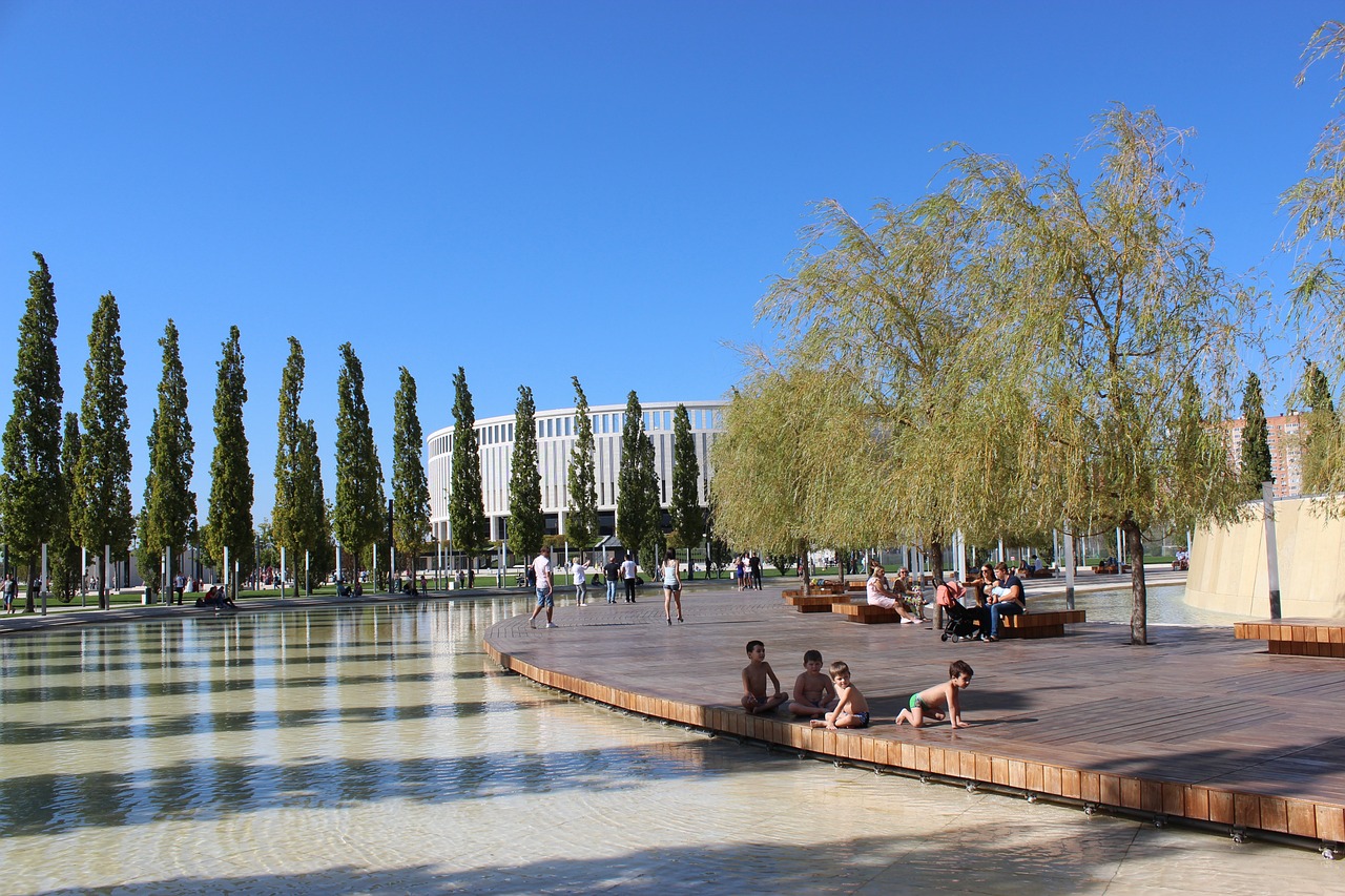 上一次对阵安哥拉：梅西斯卡洛尼替补登场，阿亚拉百场