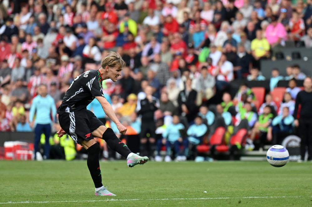 美记：鹈鹕管理层变革意愿持续增强，琼斯普尔等人可能被交易